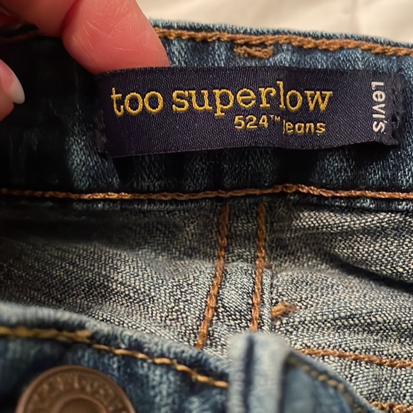 Levi’s. - Picture 2 of 6